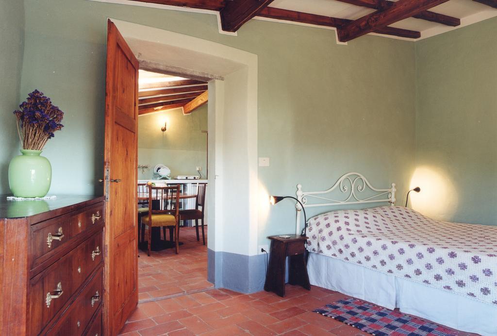 Antica Casa "Le Rondini" Bed & Breakfast Borgo a Buggiano Room photo