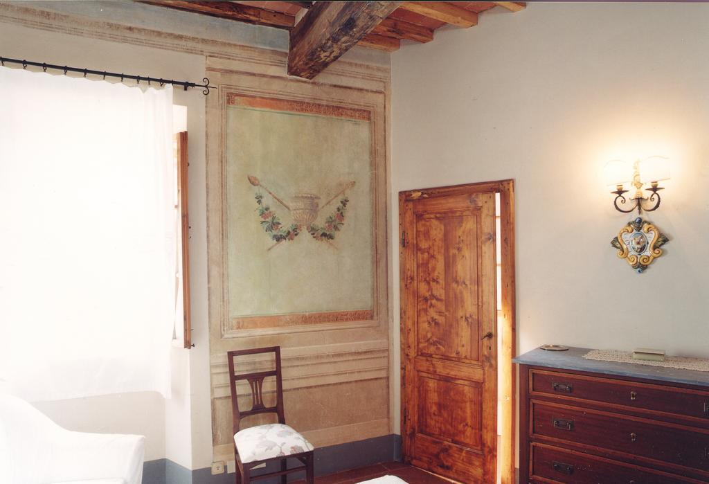 Antica Casa "Le Rondini" Bed & Breakfast Borgo a Buggiano Room photo