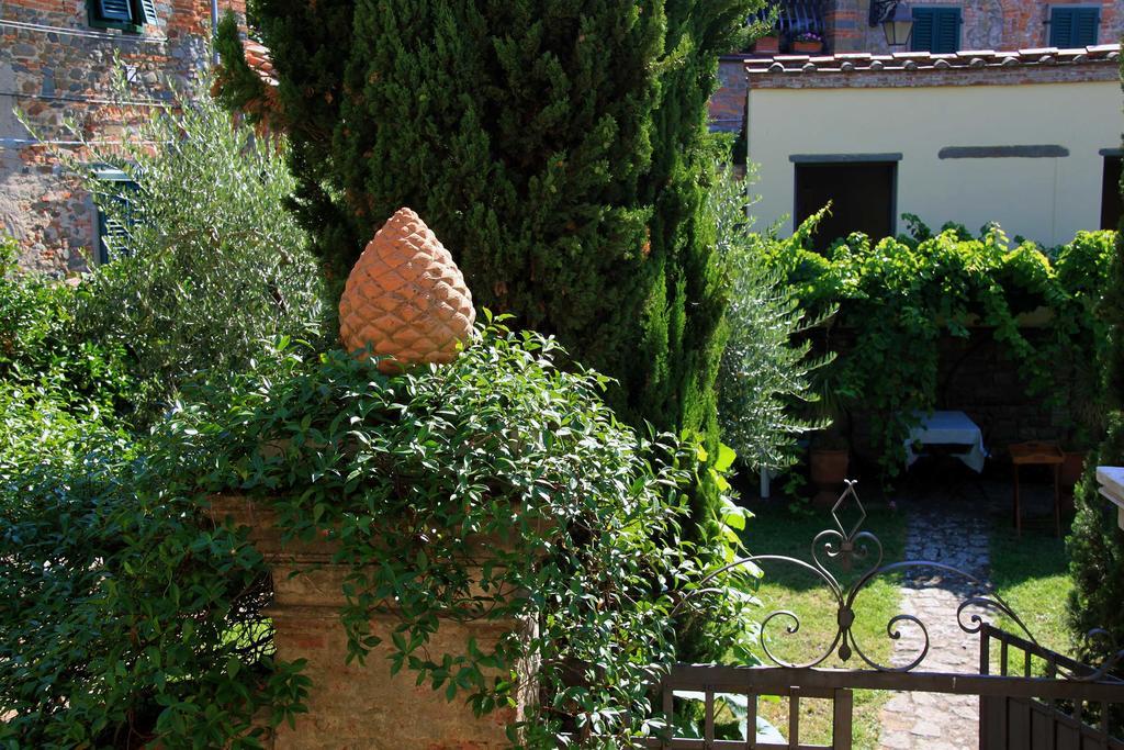 Antica Casa "Le Rondini" Bed & Breakfast Borgo a Buggiano Exterior photo