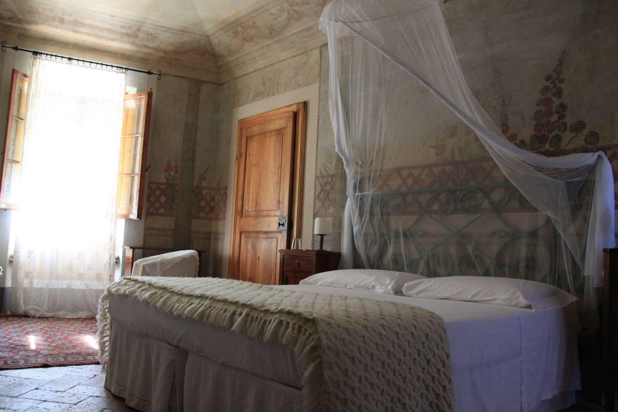 Antica Casa "Le Rondini" Bed & Breakfast Borgo a Buggiano Exterior photo