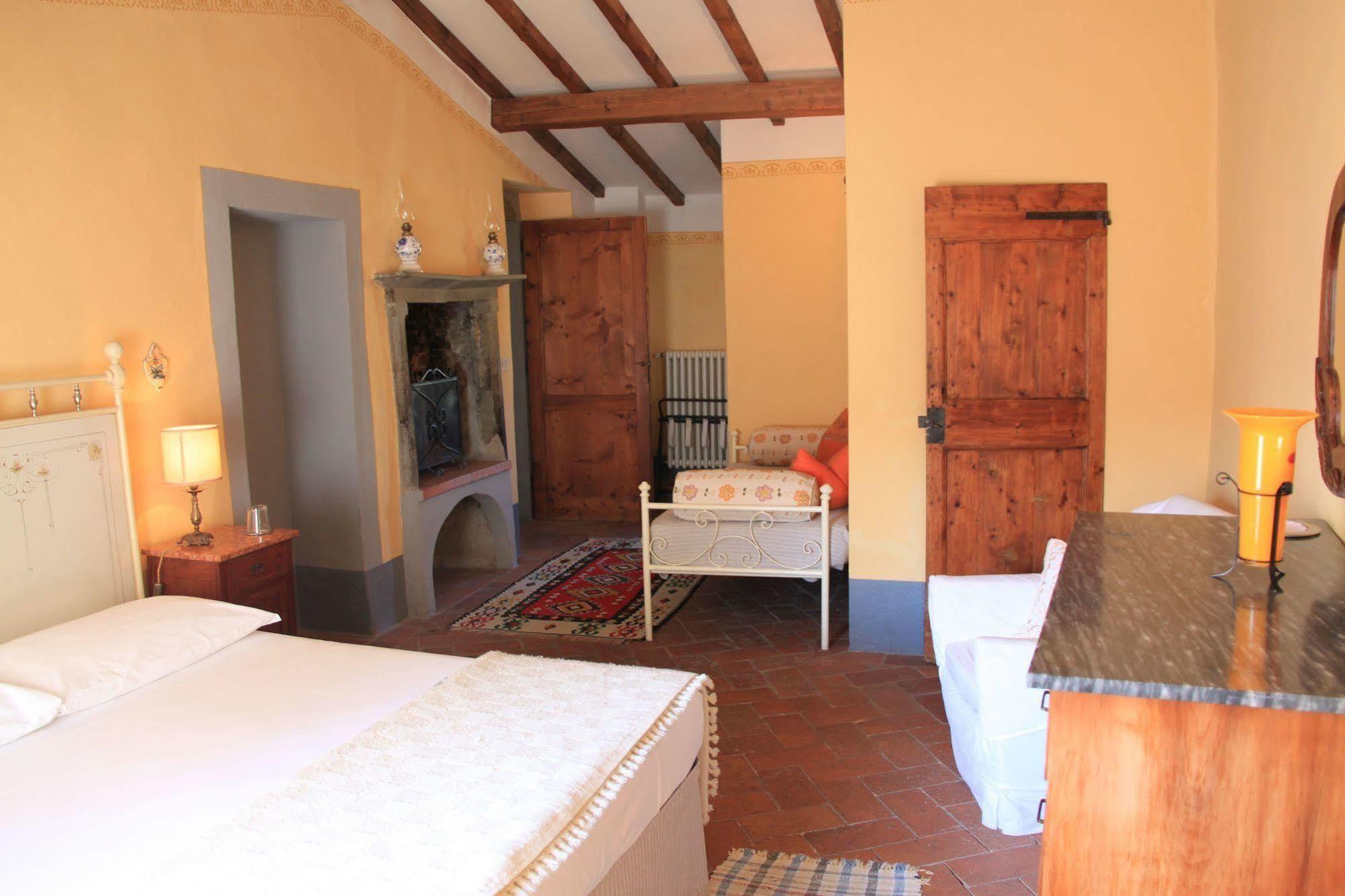 Antica Casa "Le Rondini" Bed & Breakfast Borgo a Buggiano Exterior photo