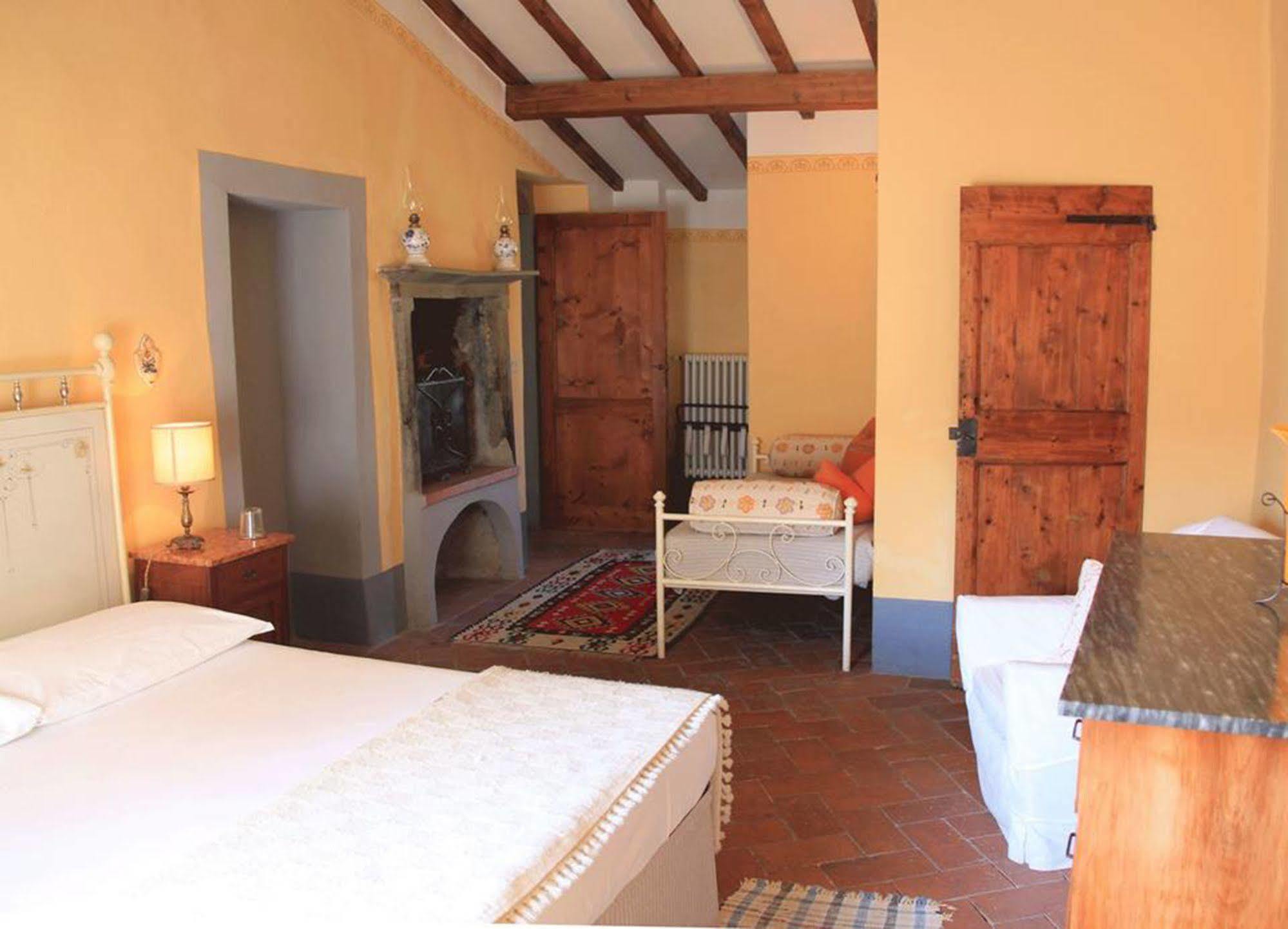 Antica Casa "Le Rondini" Bed & Breakfast Borgo a Buggiano Exterior photo