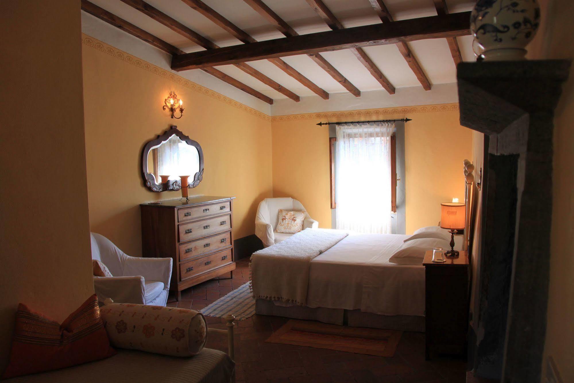 Antica Casa "Le Rondini" Bed & Breakfast Borgo a Buggiano Exterior photo