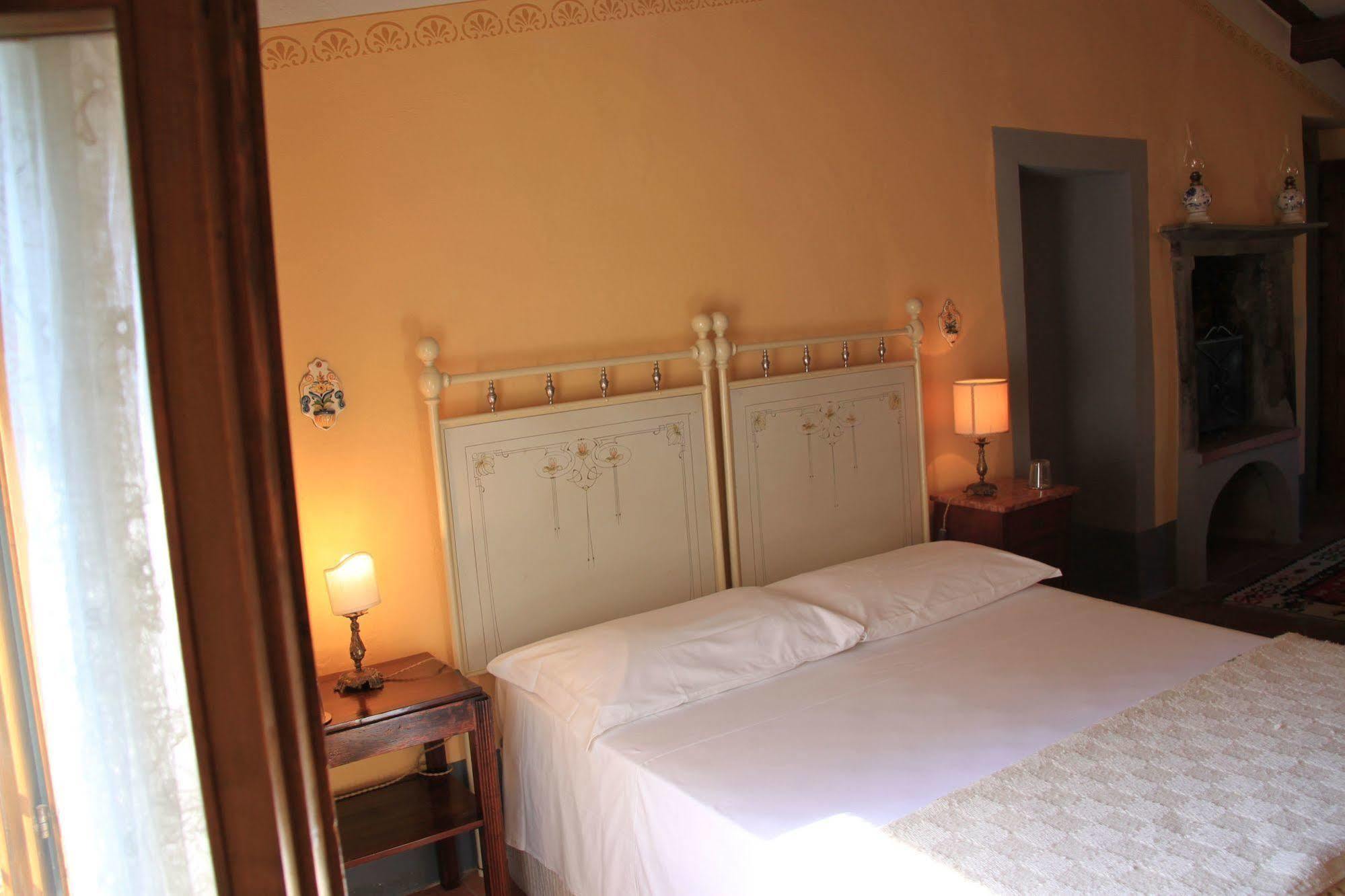 Antica Casa "Le Rondini" Bed & Breakfast Borgo a Buggiano Exterior photo