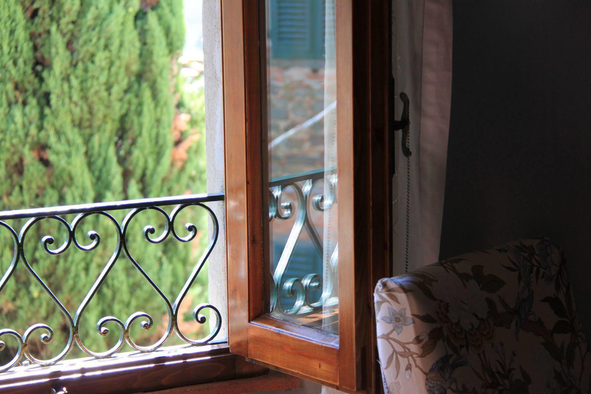 Antica Casa "Le Rondini" Bed & Breakfast Borgo a Buggiano Exterior photo